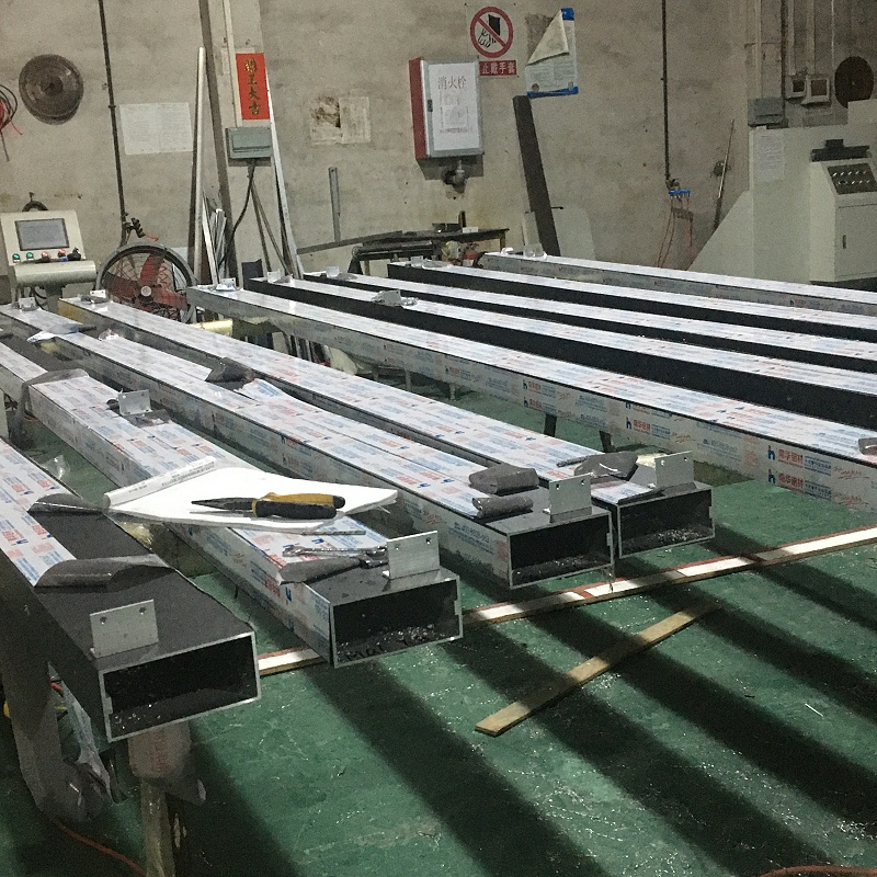 樓上樓門窗專業(yè)安裝的高端鋁合金門窗伴你溫暖過冬！