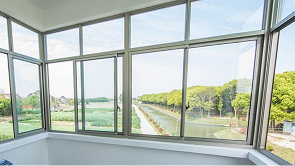樓上樓門窗 | 專業(yè)安裝的高端鋁合金門窗伴你溫暖過冬！