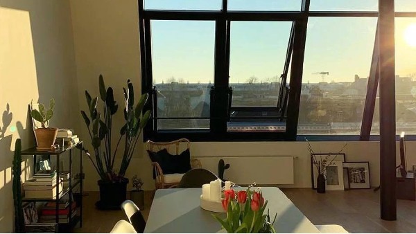 樓上樓高端門窗之內平開下懸窗的幾個配件細節(jié)