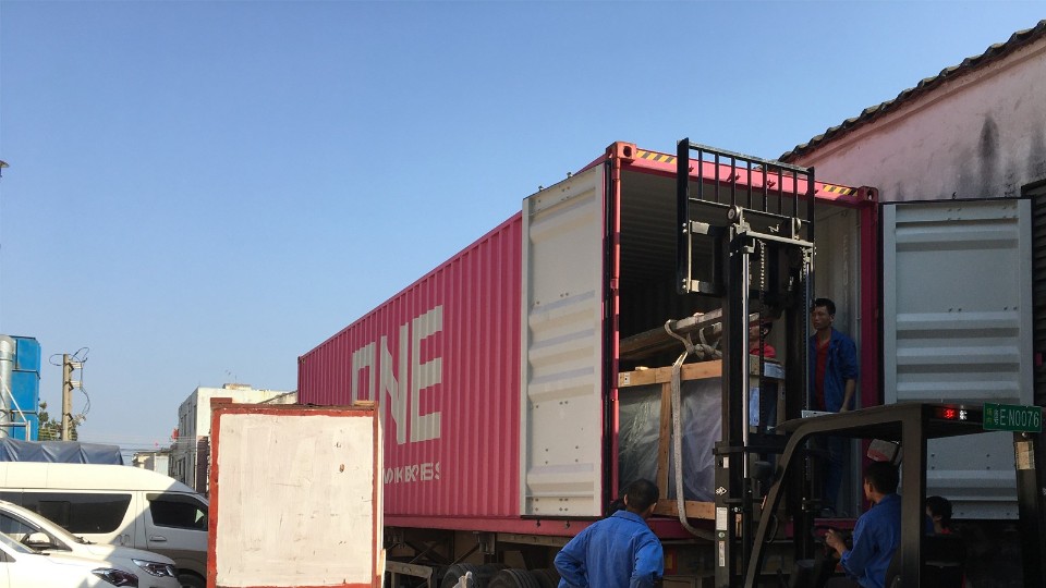 私家別墅豪宅定制的高端鋁合金門窗即將被送出國！