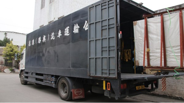 佛山哪個(gè)門窗廠家做工程門窗做得好？-樓上樓門窗