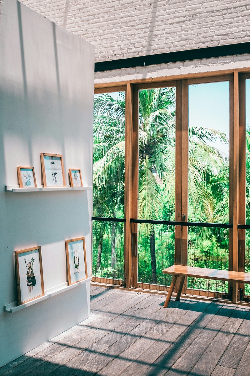 健康鋁木平開門窗的價格是多少呢？健康鋁木門窗的料型和細節(jié)，干貨！